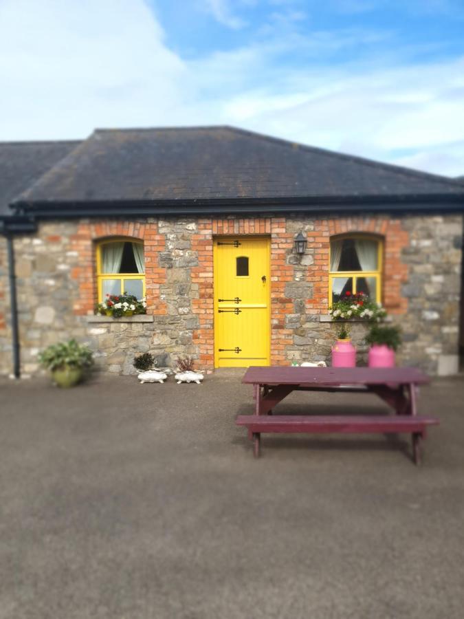 Slane Farm Hostel, Cottages And Camping Exterior photo