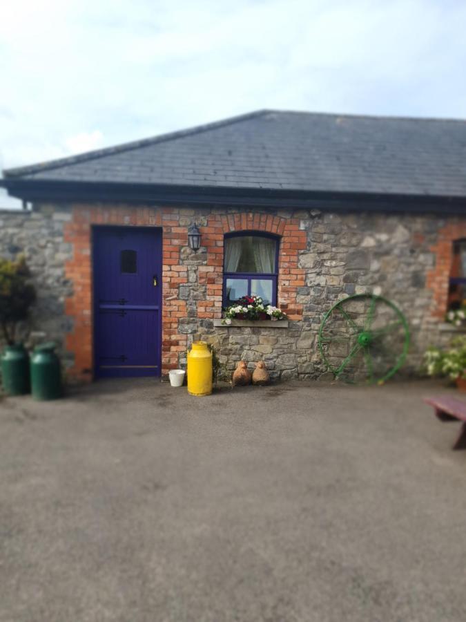 Slane Farm Hostel, Cottages And Camping Exterior photo