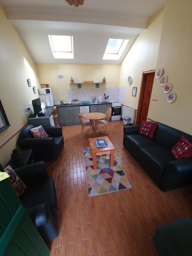 Slane Farm Hostel, Cottages And Camping Exterior photo